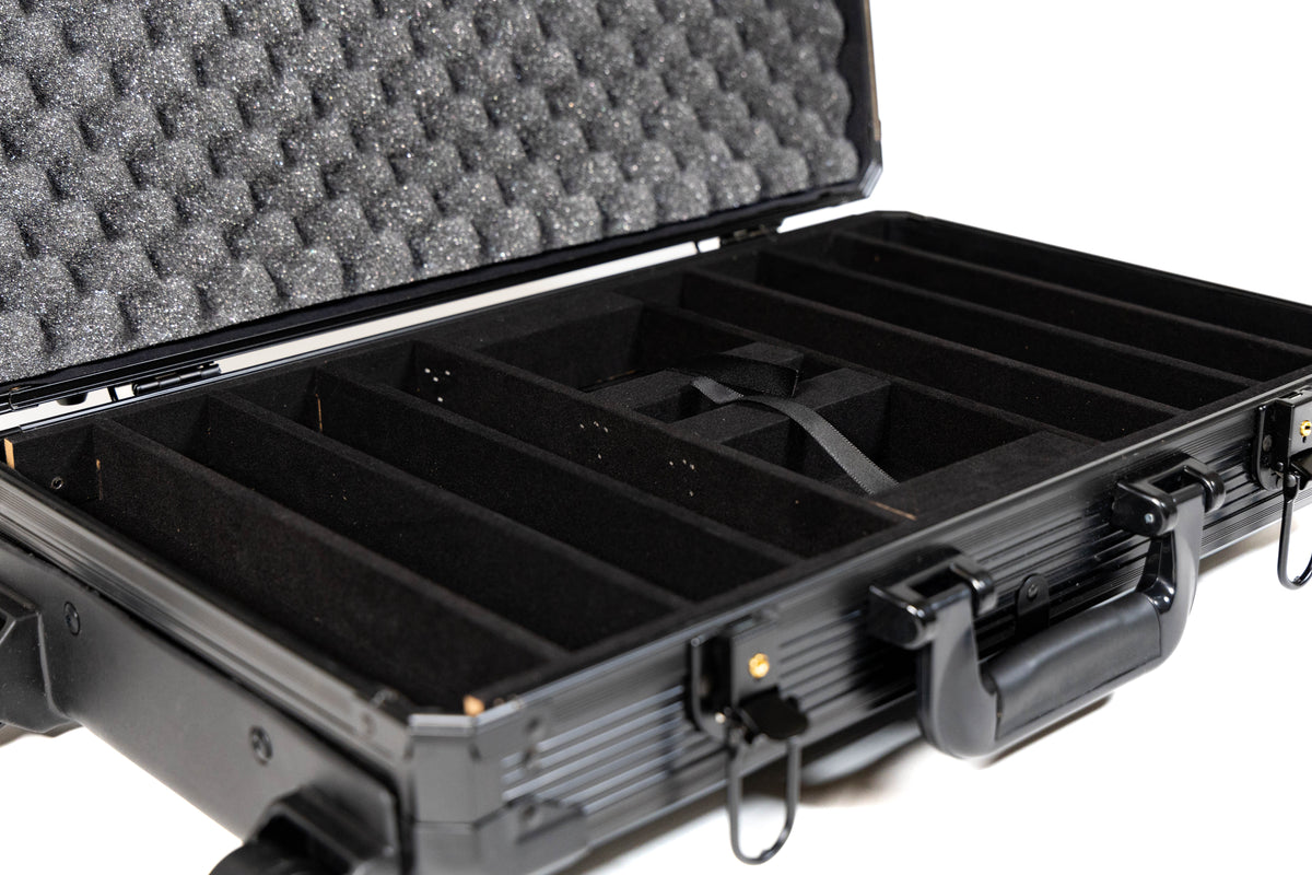 600 Chip Black Aluminum Rolling Case